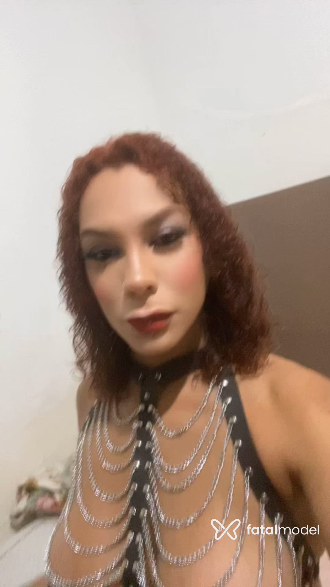 Acompanhante mulher trans morena (o) de olhos castanhos - Larissa