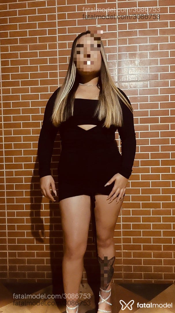 Acompanhante mulher com cabelo castanho de olhos castanhos - Vívian