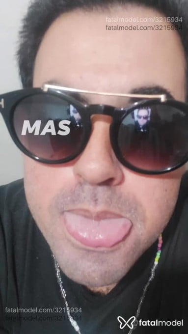 Acompanhante homem morena (o) de olhos mel - Jon Sitri Acompanhante homem morena (o) de olhos mel - Jon Sitri