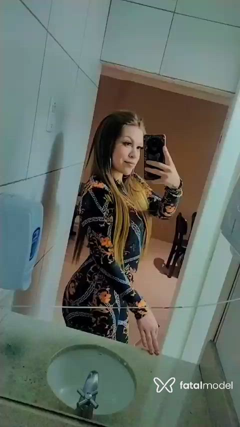 Acompanhante mulher ruiva (o) de olhos castanhos - Alice Mendes