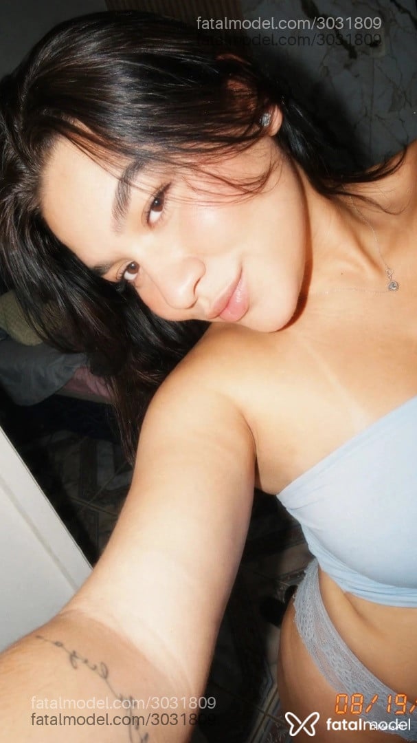 Acompanhante mulher morena (o) de olhos castanhos - Raissa