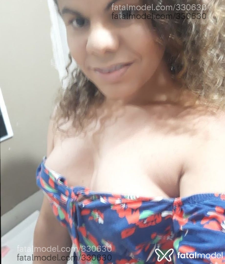 Acompanhante mulher trans com cabelo castanho de olhos castanhos - Fernanda