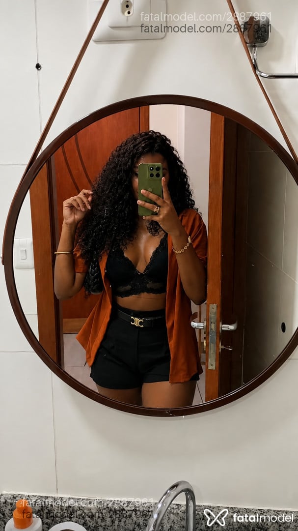 Acompanhante mulher morena (o) de olhos pretos - Bianca Acompanhante mulher morena (o) de olhos pretos - Bianca