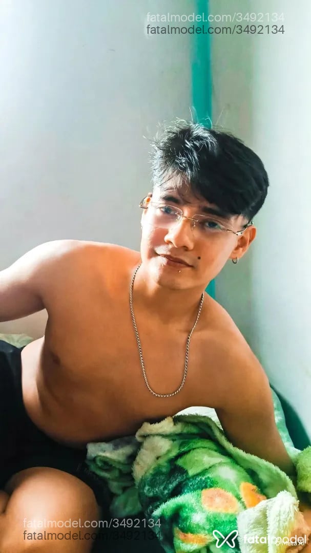 Acompanhante homem morena (o) de olhos pretos - Edu