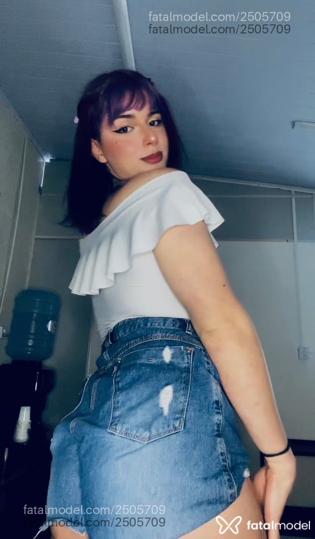Acompanhante mulher trans morena (o) de olhos castanhos - Anocaaa Es Cocal