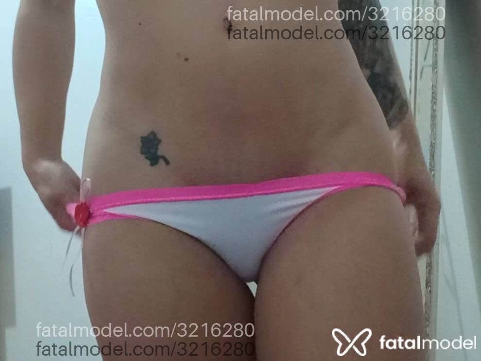 Acompanhante mulher com cabelo castanho de olhos verdes - Isadora