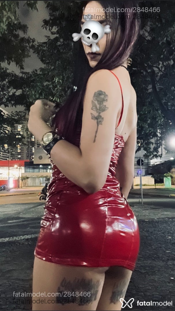 Acompanhante mulher trans morena (o) de olhos pretos - Ninfajuu