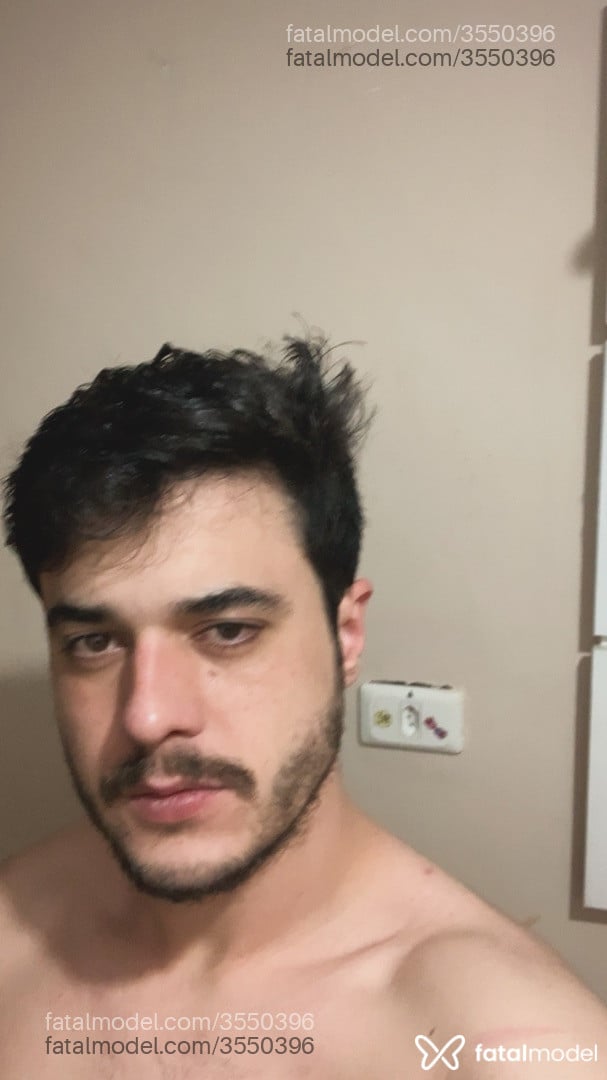 Acompanhante homem morena (o) de olhos castanhos - Lucas