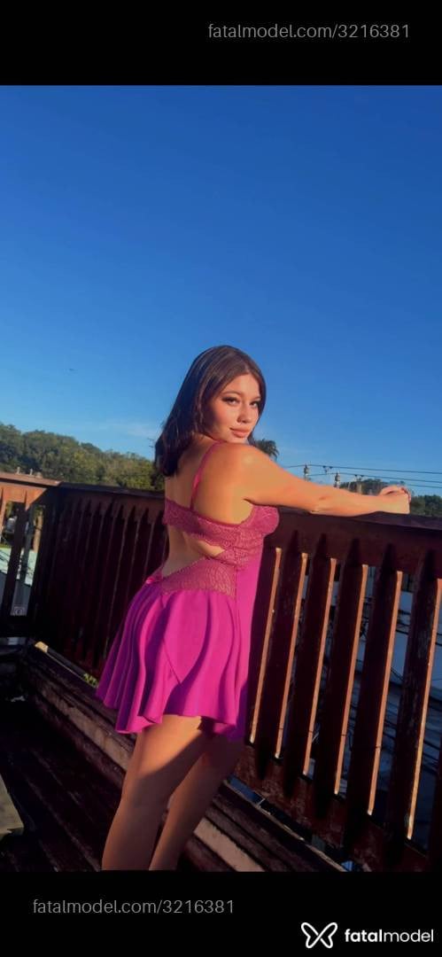 Acompanhante mulher com cabelo castanho de olhos castanhos - Sofia