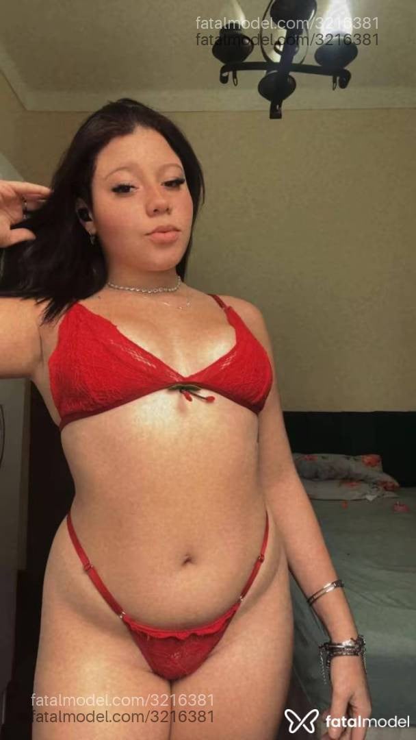 Acompanhante mulher com cabelo castanho de olhos castanhos - Sofia