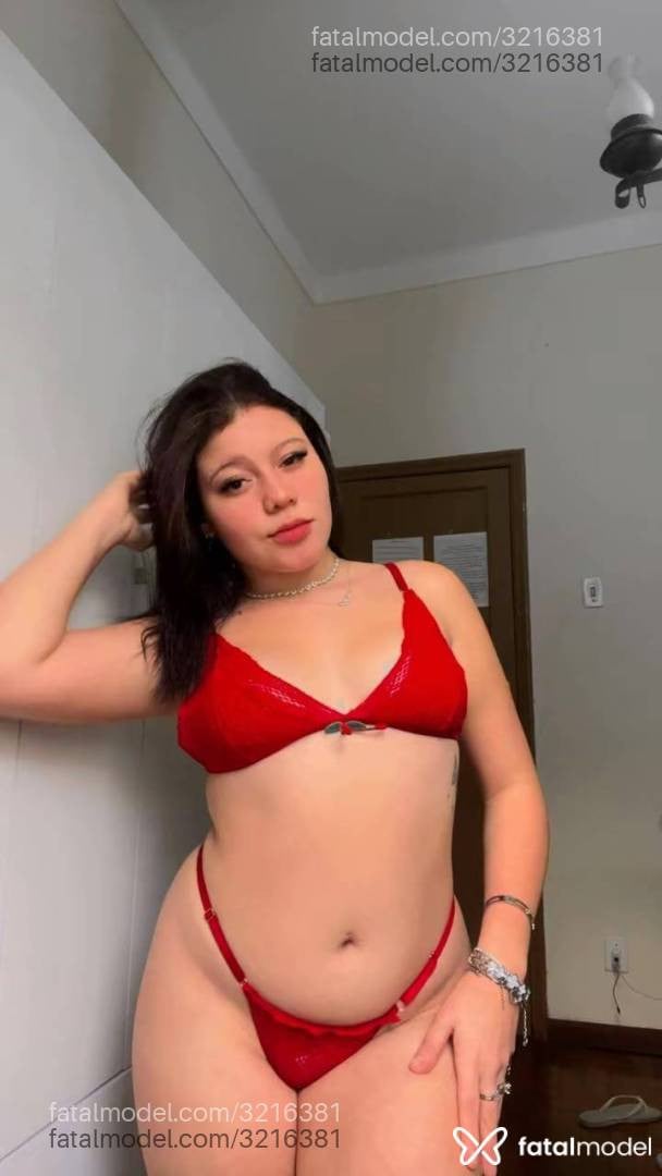 Acompanhante mulher com cabelo castanho de olhos castanhos - Sofia