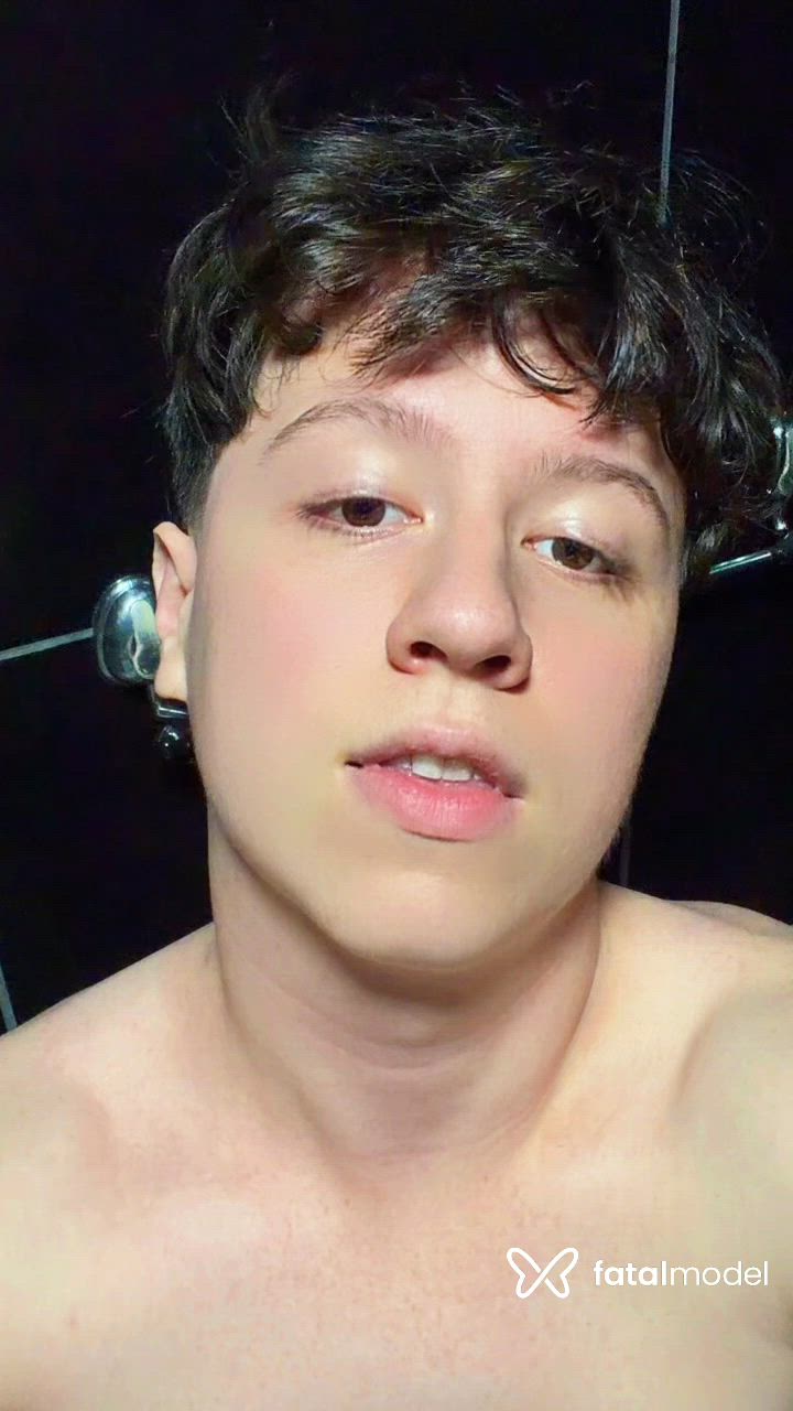 Acompanhante homem loira (o) de olhos castanhos - Tsuki Acompanhante homem loira (o) de olhos castanhos - Tsuki