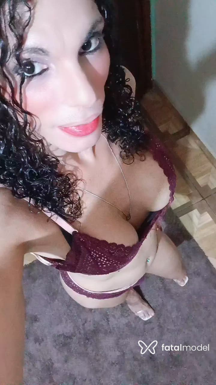 Acompanhante travesti com cabelo castanho de olhos castanhos - Izadora herrera