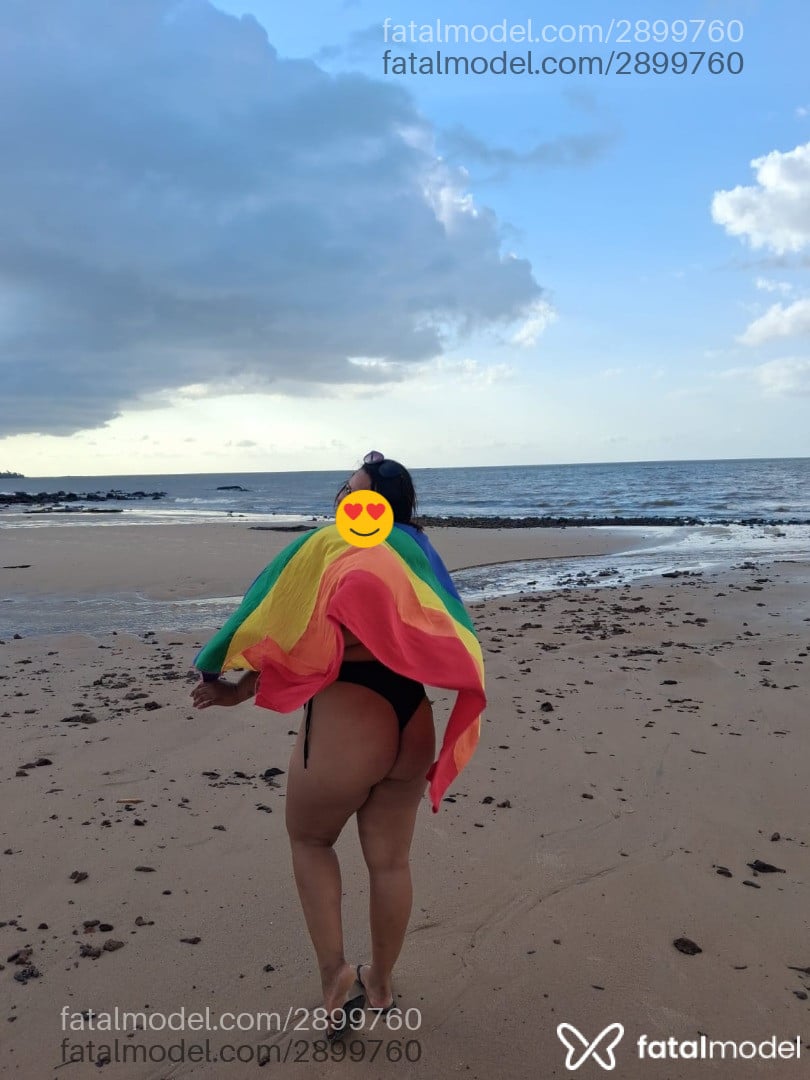 Acompanhante mulher morena (o) de olhos pretos - Bely Kalahari