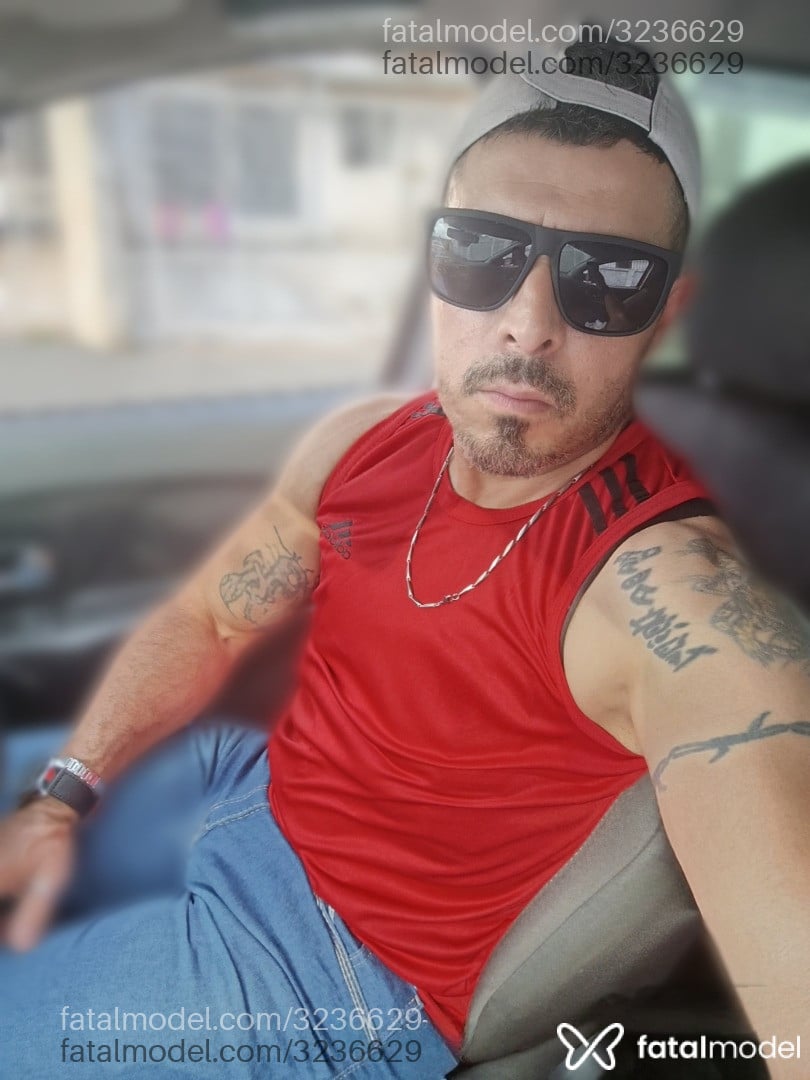 Acompanhante homem morena (o) de olhos castanhos - Romannvs