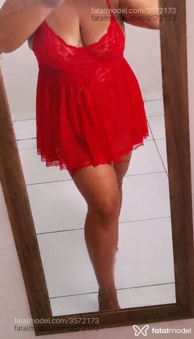 Acompanhante mulher morena (o) de olhos castanhos - Valentina Smith
