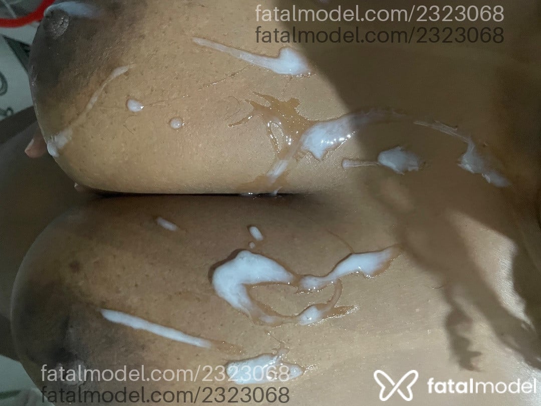 Acompanhante mulher morena (o) de olhos castanhos - Preta