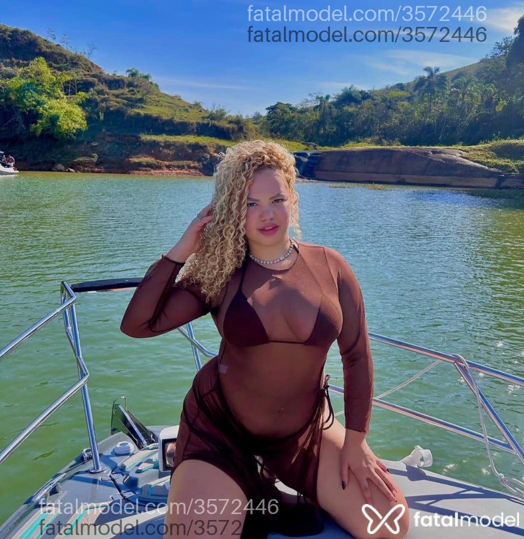 Acompanhante mulher loira (o) de olhos castanhos - Larissa Coelho Acompanhante mulher loira (o) de olhos castanhos - Larissa Coelho