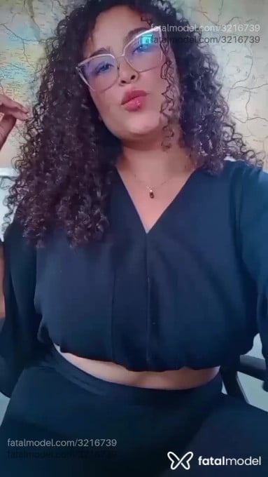 Acompanhante mulher morena (o) de olhos castanhos - Gissy Acompanhante mulher morena (o) de olhos castanhos - Gissy