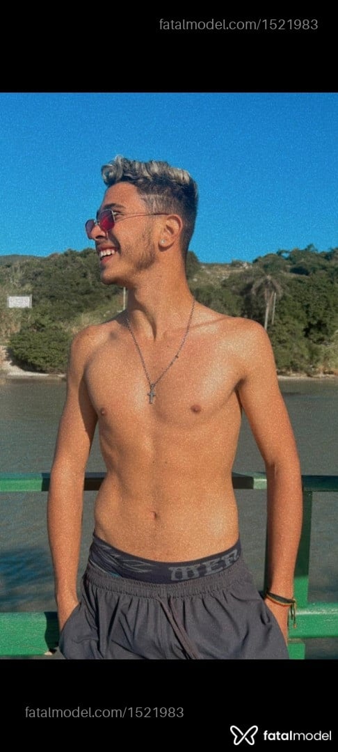 Acompanhante homem morena (o) de olhos castanhos - dhom alves