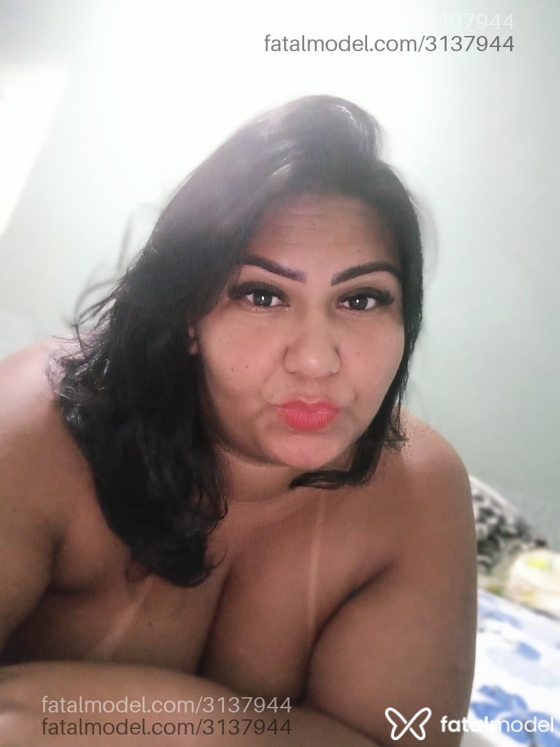 Acompanhante mulher morena (o) de olhos pretos - Bela