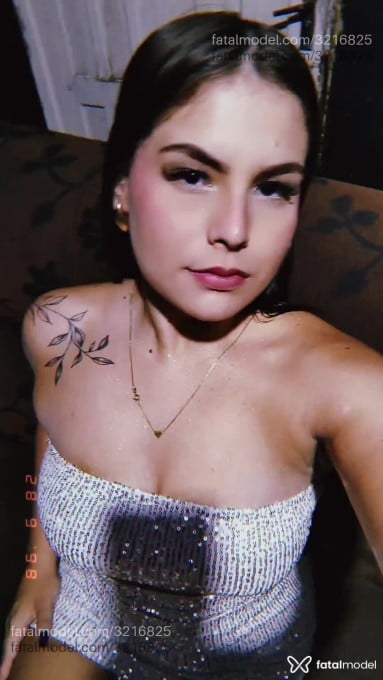 Acompanhante mulher com cabelo castanho de olhos mel em Dourados - Bianca