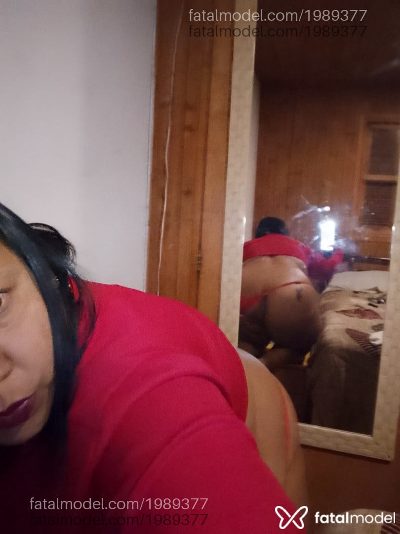 Acompanhante mulher morena (o) de olhos pretos - Carol