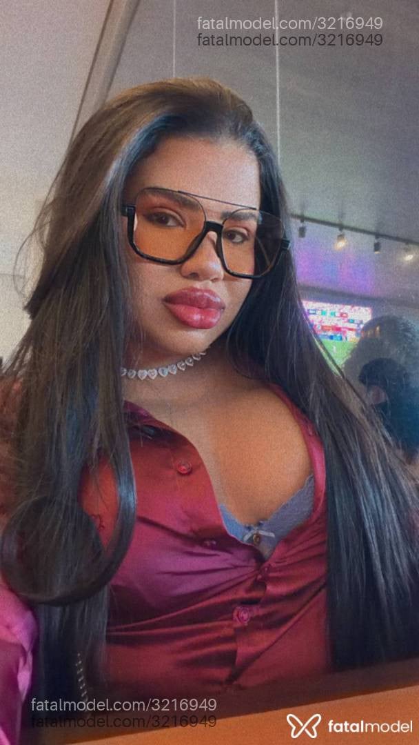 Acompanhante mulher morena (o) de olhos castanhos - Valentina Melo