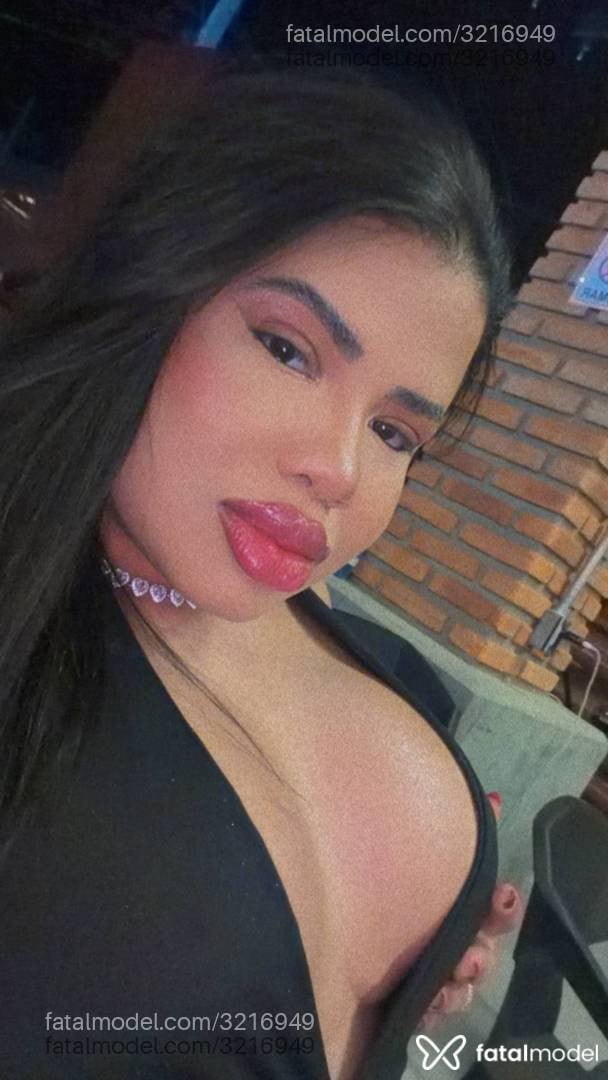 Acompanhante mulher morena (o) de olhos castanhos - Valentina Melo