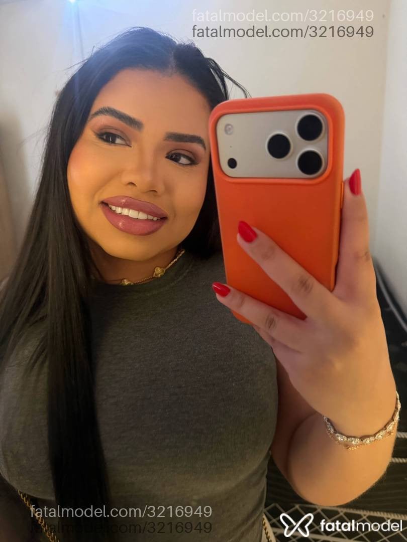 Acompanhante mulher morena (o) de olhos castanhos - Valentina Melo