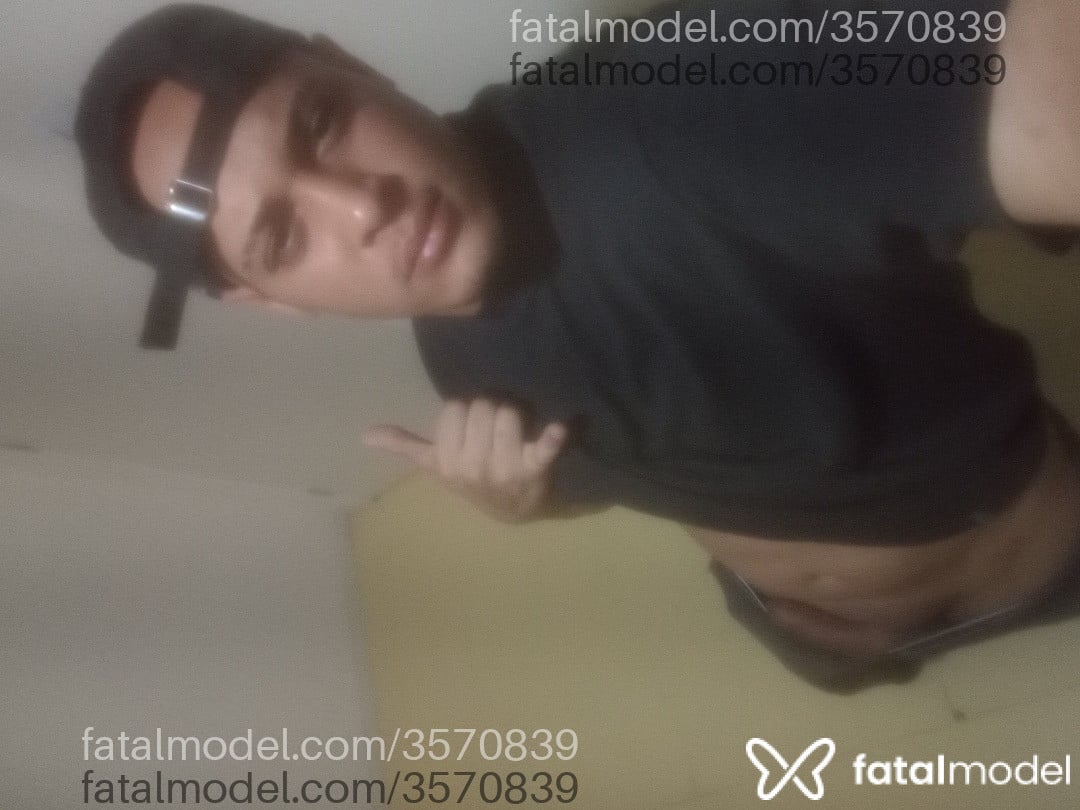 Acompanhante homem morena (o) de olhos castanhos - Lucas