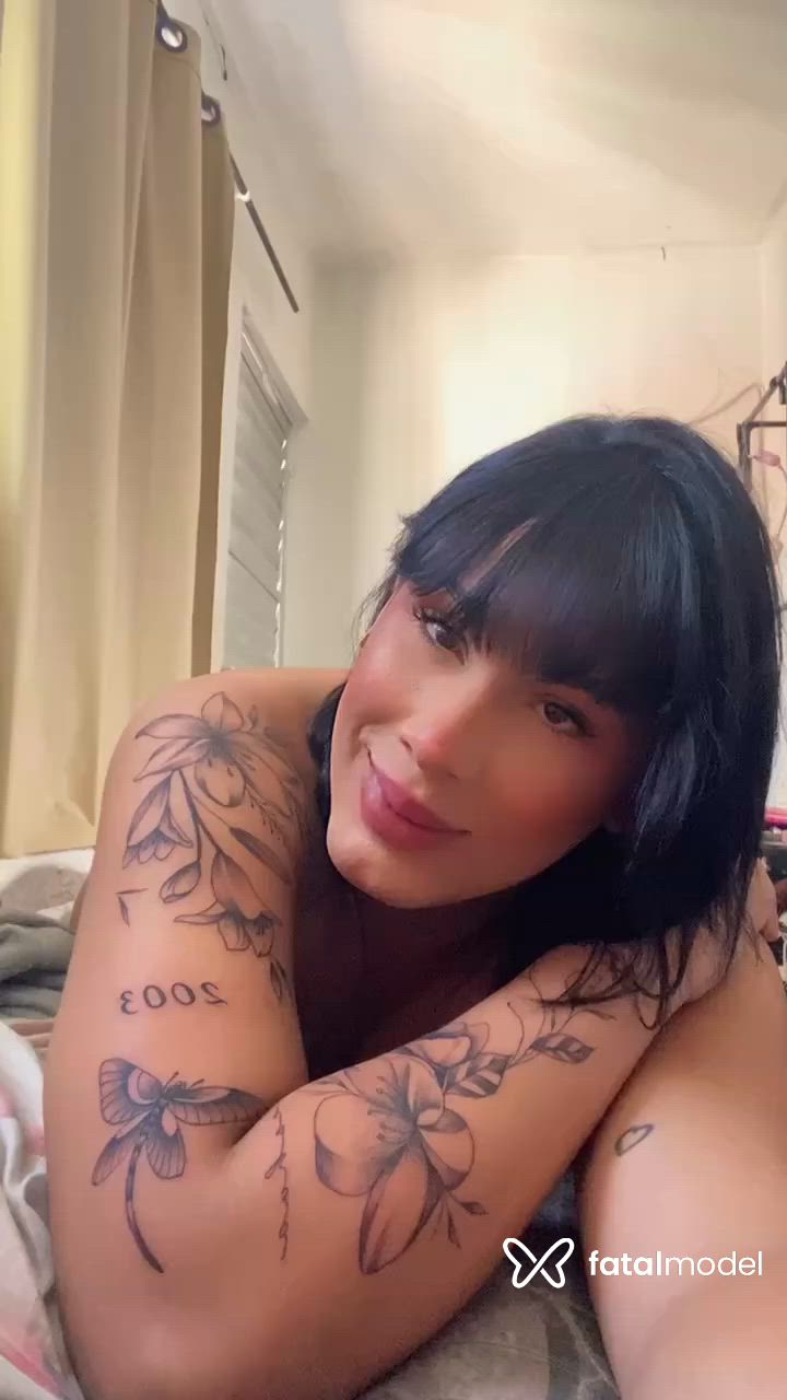 Acompanhante mulher trans morena (o) de olhos castanhos - Jullya Cavalcante