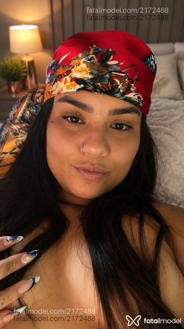 Acompanhante mulher com cabelo castanho de olhos pretos - Gabriela