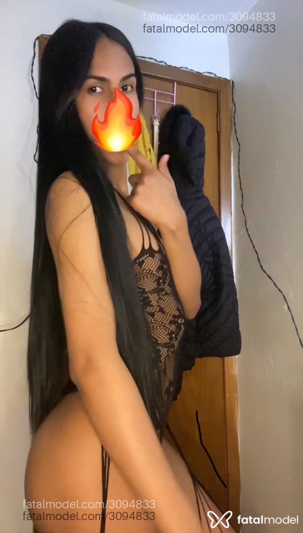 Acompanhante não-binário com cabelo castanho de olhos pretos - Nicollyferraz Acompanhante não-binário com cabelo castanho de olhos pretos - Nicollyferraz