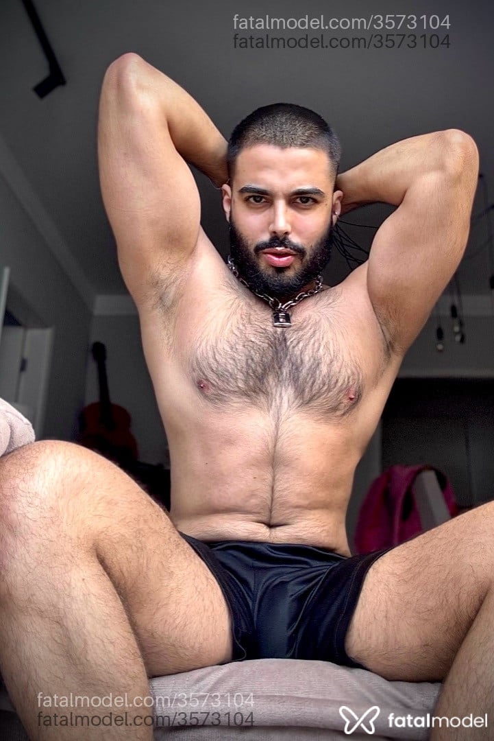 Acompanhante homem morena (o) de olhos pretos - João Alves