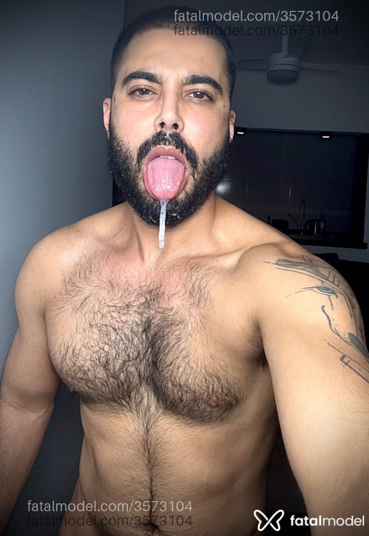 Acompanhante homem morena (o) de olhos pretos - João Alves