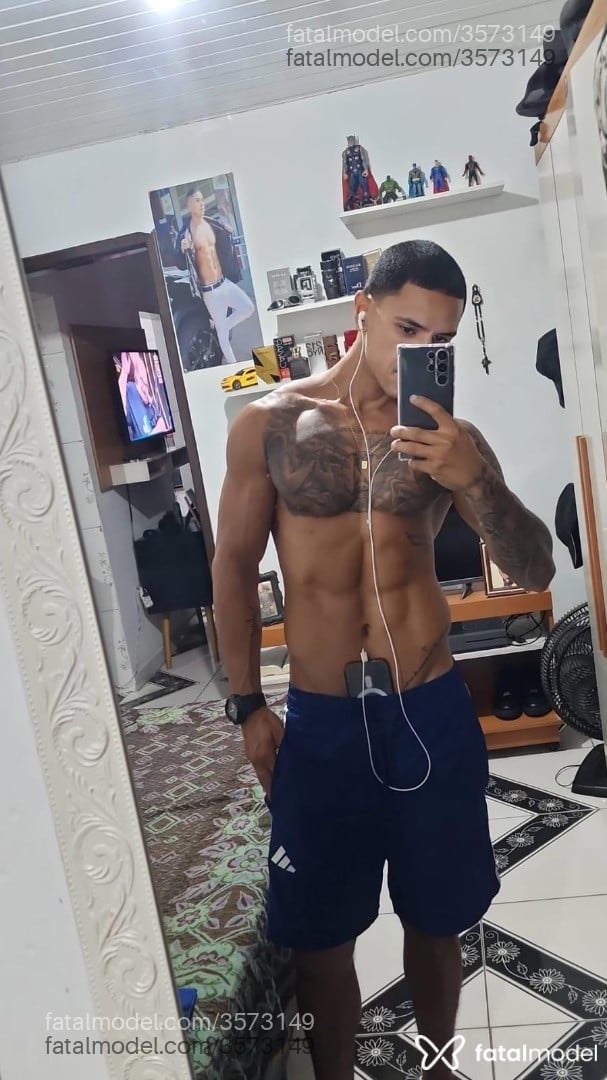 Acompanhante homem com cabelo castanho de olhos castanhos - Welsley Sousajr