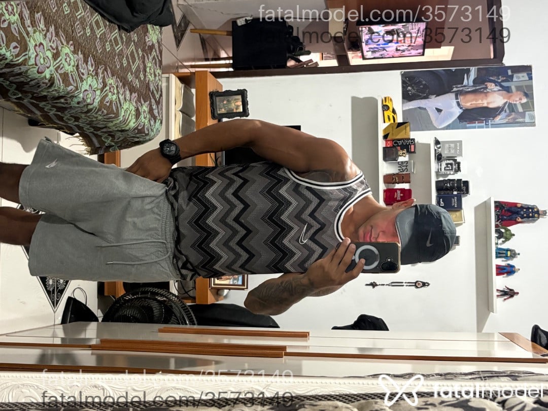 Acompanhante homem com cabelo castanho de olhos castanhos - Welsley Sousajr