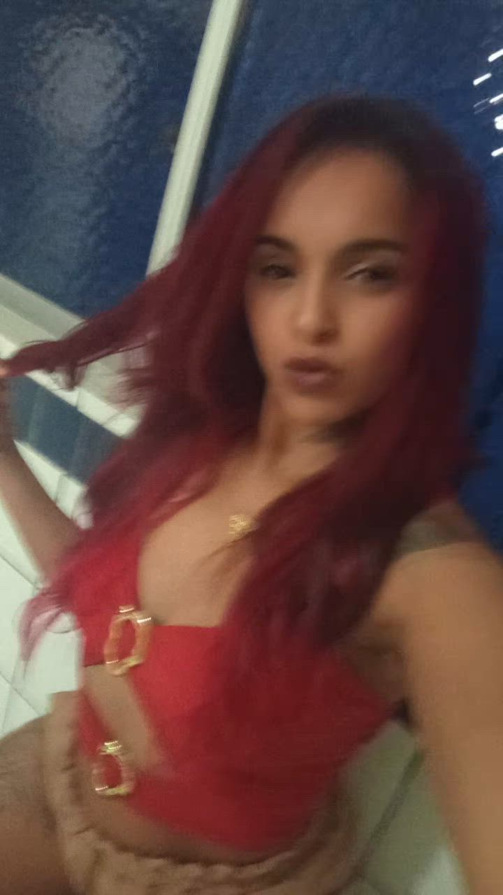 Acompanhante mulher ruiva (o) de olhos mel - Any Beatriz