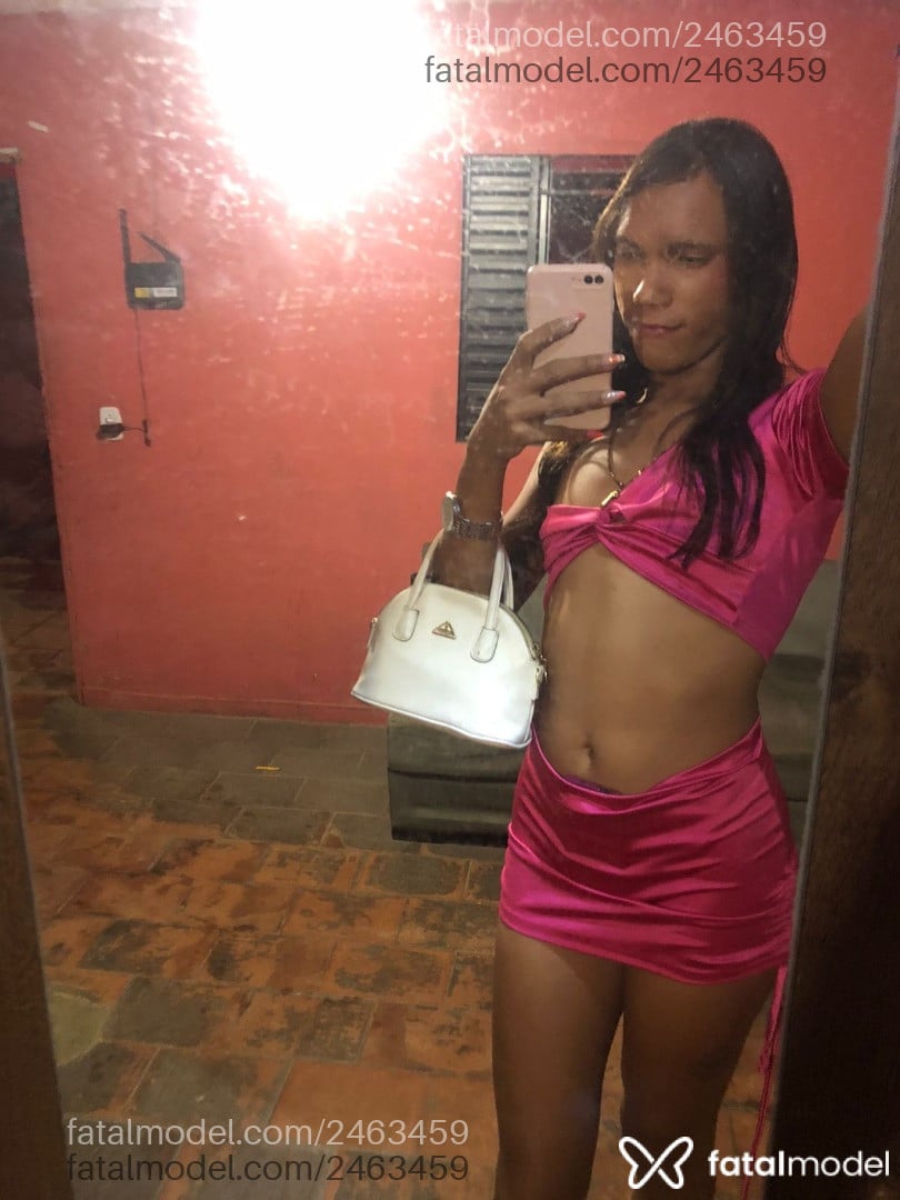 Acompanhante mulher trans com cabelo castanho de olhos pretos - Kauanny