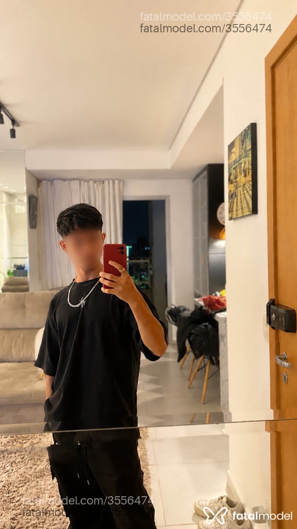 Acompanhante homem morena (o) de olhos castanhos - Bryan
