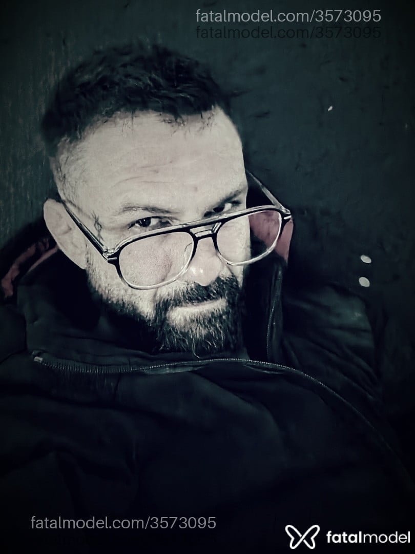 Acompanhante homem com cabelo castanho de olhos castanhos - Juan Pedro