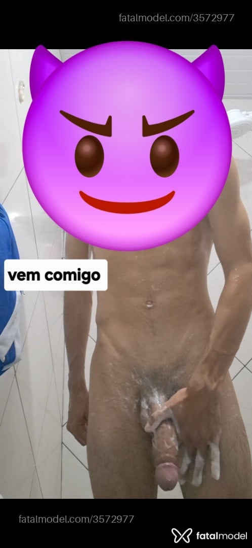 Acompanhante homem com cabelo castanho de olhos cinza - Keridinho