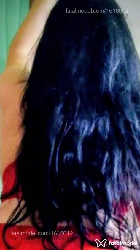 Acompanhante mulher com cabelo castanho de olhos castanhos - BELLA