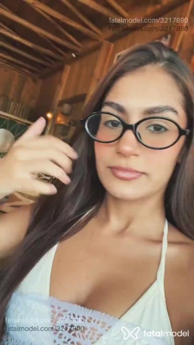 Acompanhante mulher com cabelo castanho de olhos castanhos em Florianópolis - Vicky