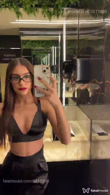 Acompanhante mulher com cabelo castanho de olhos castanhos em Florianópolis - Vicky