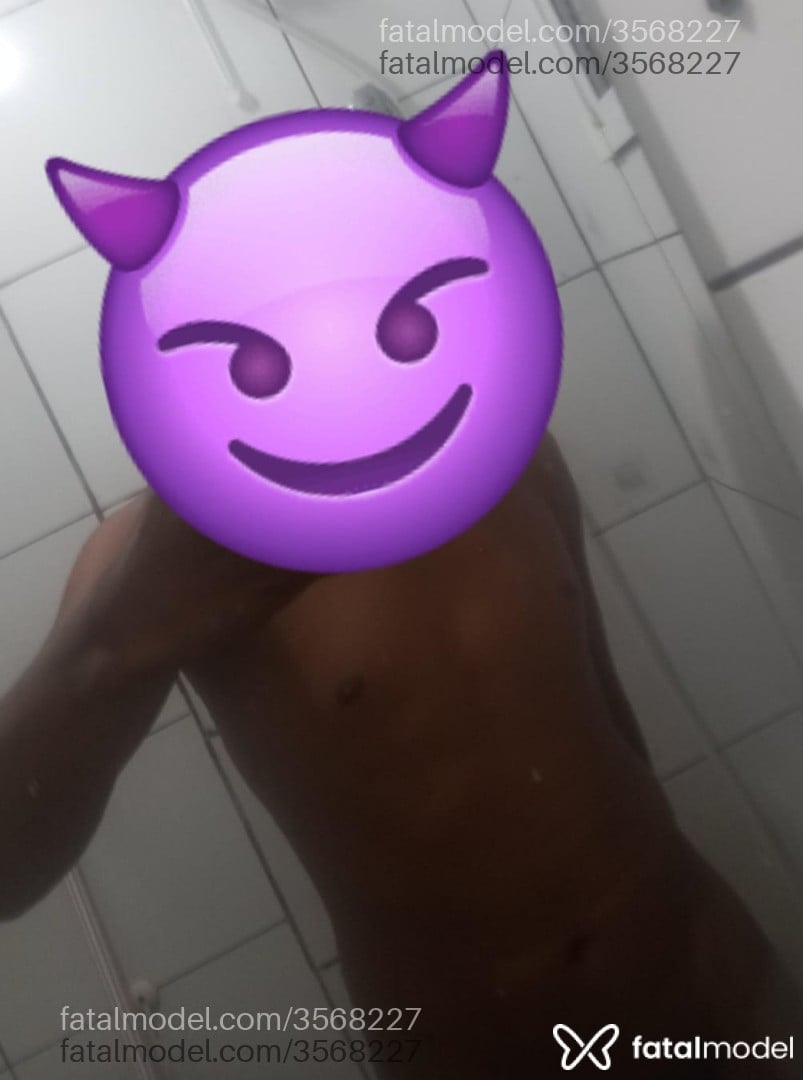 Acompanhante homem morena (o) de olhos castanhos - Novaes