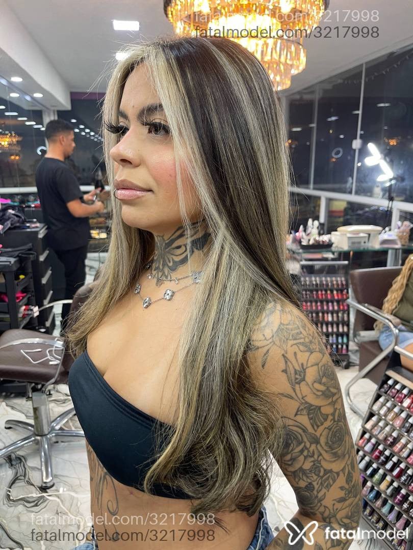 Acompanhante mulher loira (o) de olhos castanhos em São Bernardo do Campo - Letícia