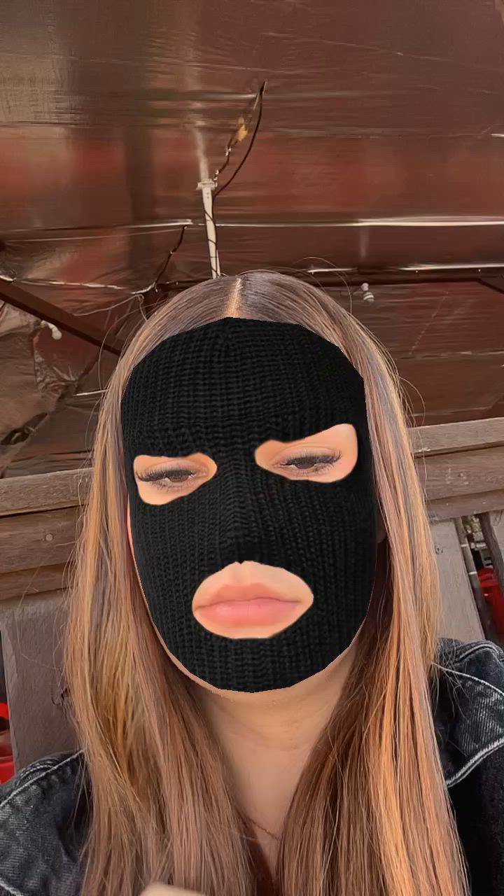 Acompanhante mulher trans loira (o) de olhos mel - Melissa