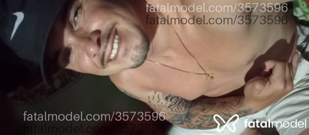Acompanhante homem com cabelo castanho de olhos castanhos - Zenildo